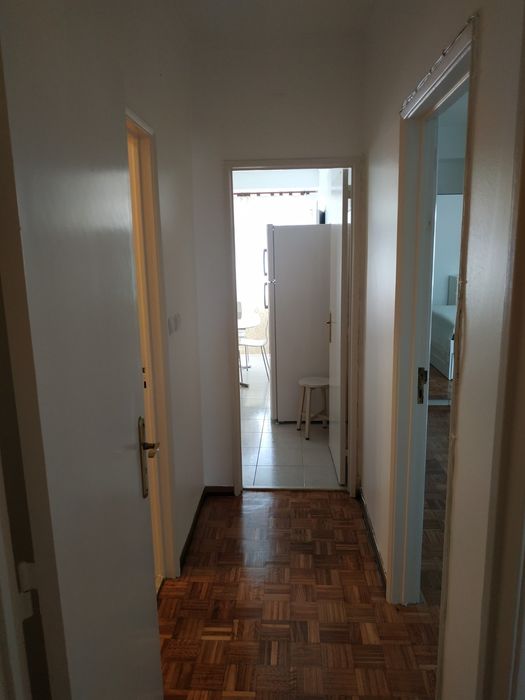 Quarto próximo à Universidade Europeia e Metro da Pontinha (linha Azul) - Rapariga Estudante ou Trabalhadora Deslocada
