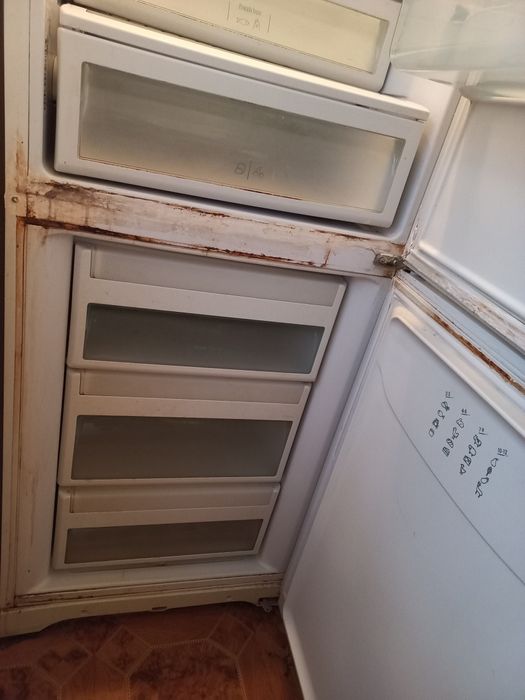 Холодильник, самовивіз(не працює..)