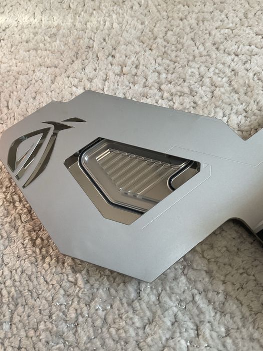 Chlodzenie VRM CPU PCH Rog Maximus 13 extreme glical Asus wodne