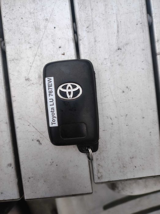 Toyota Avensis T27 Kluczyk Pilot Smart Key 09-15