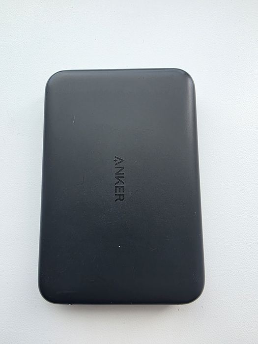 Павербанк Anker Wireless Power IQ