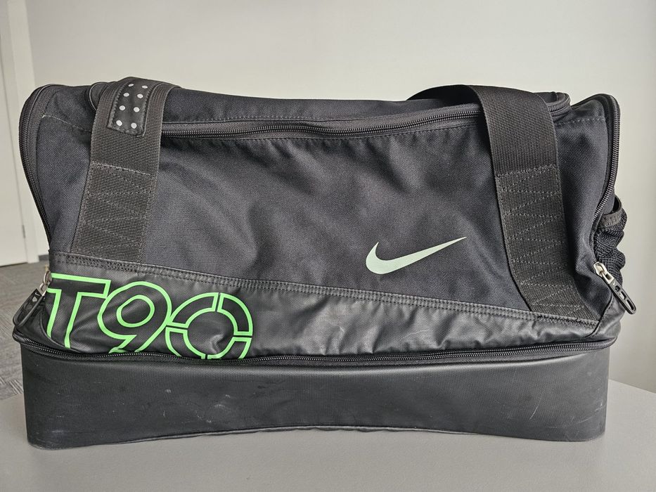 Спортивна сумка nike T90