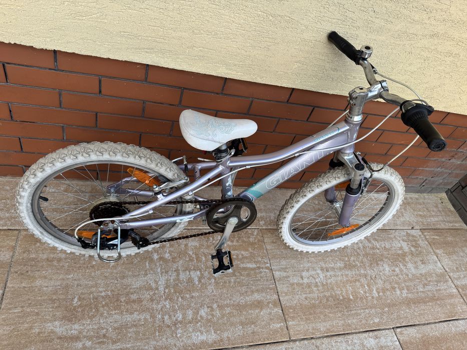 Rower dla dzecka kola 20 aluminiowy Giant przerzutki amortyzator serwi