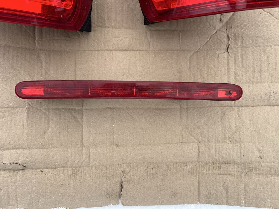 Задні ліхтарі стопи фари  Пежо 5008