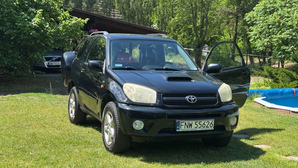 Toyota RAV4 2.0 D-4D 4x4 | 3-drzwiowa | 2004 | 312 tys. km | Hak | Klima | Opony całoroczne 2023