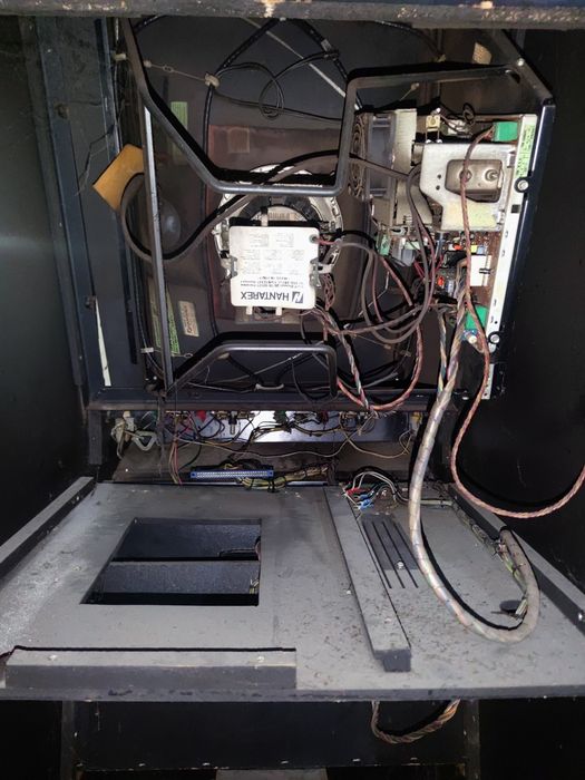 1990s arcade machine64170794607619123