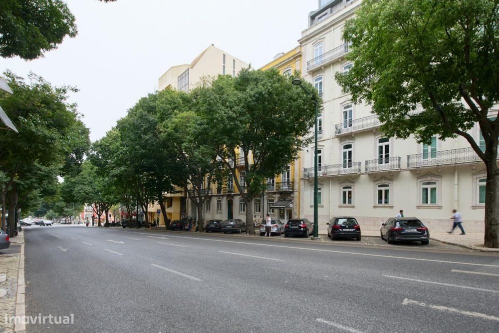 Quarto - localizado em Avenida da Liberdade Lisbon
