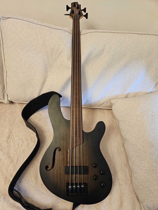 Cort B4FL MHPZ OPTA gitara basowa bezprogowa