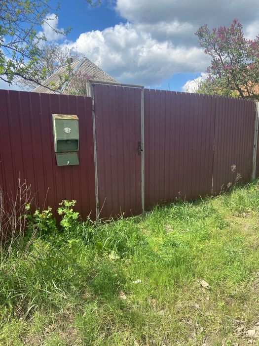 Продам невеликий будинок із зручностями, двома видами опалення