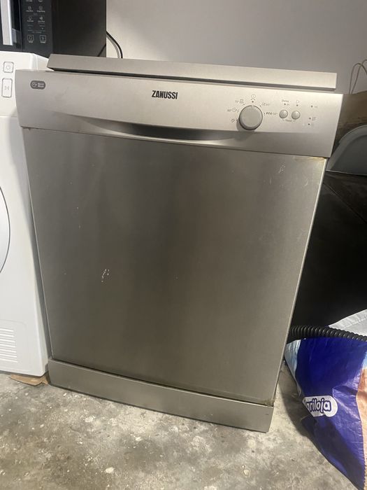 maquina de lavar loiça zanussi