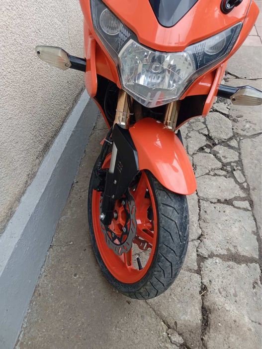 Продається терміново Viper v250 в хорошому станні є пару  покрасів. Є обмін але не на моцик.