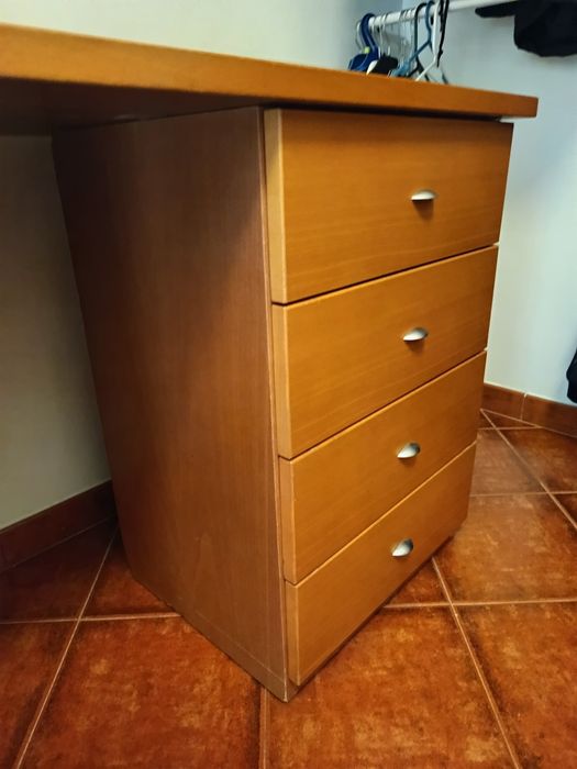 Secretaria de madeira