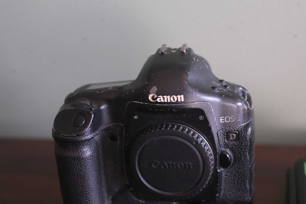 Rzadki DSLR Lustrzanka Profesjonalna Canon 1D mark II N