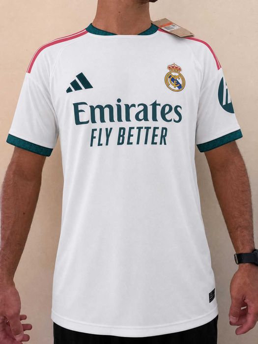 Camisa Oficial do Real Madrid 2026/27 – Versão Jogador com MBAPPÉ nas Costas