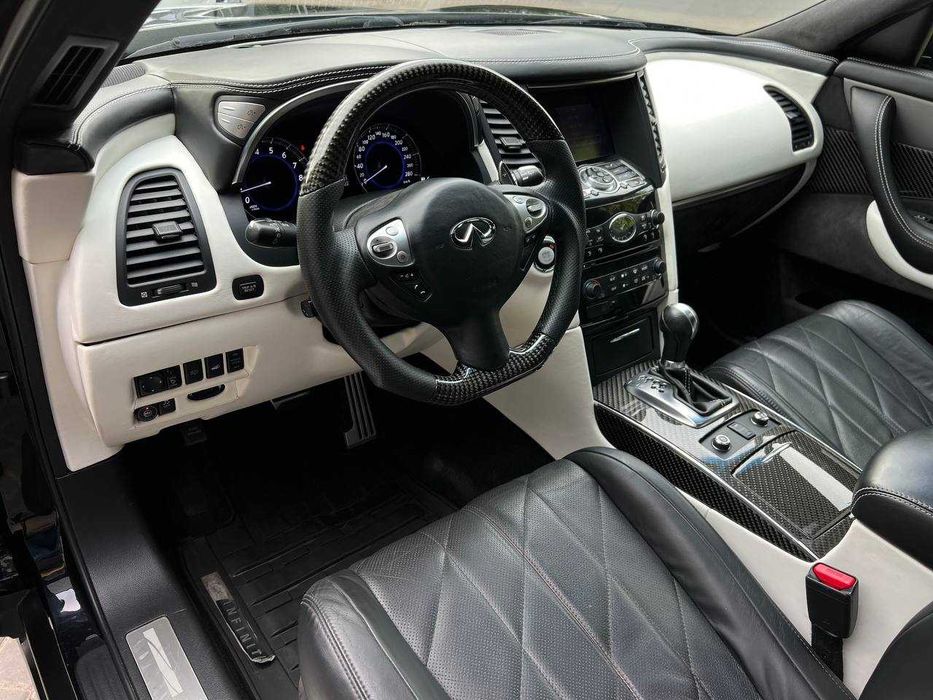 Infiniti QX70 2013