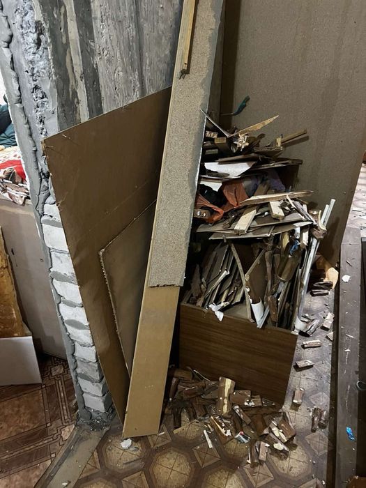 Вывоз мусора, хлама, веток. Вивіз сміття. Грузчики. Авто Volva