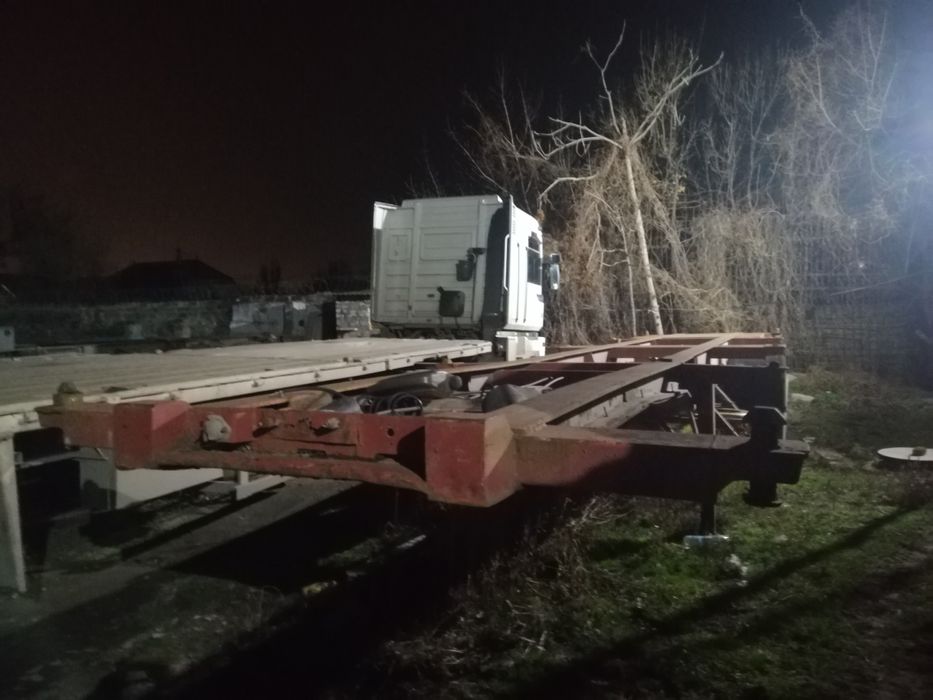 Полуприцеп контейнеровоз