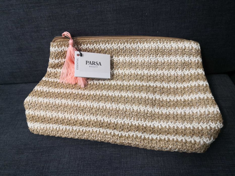 Kosmetyczka Parsa Beauty o wyglądzie dzianiny