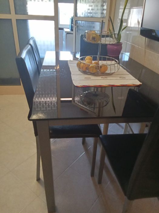 Mesa com cadeiras