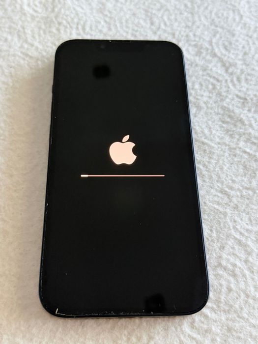 iPhone 13 128g em cor preta