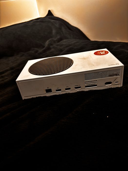 Xbox serie s (plus pad i gry z doplatą)