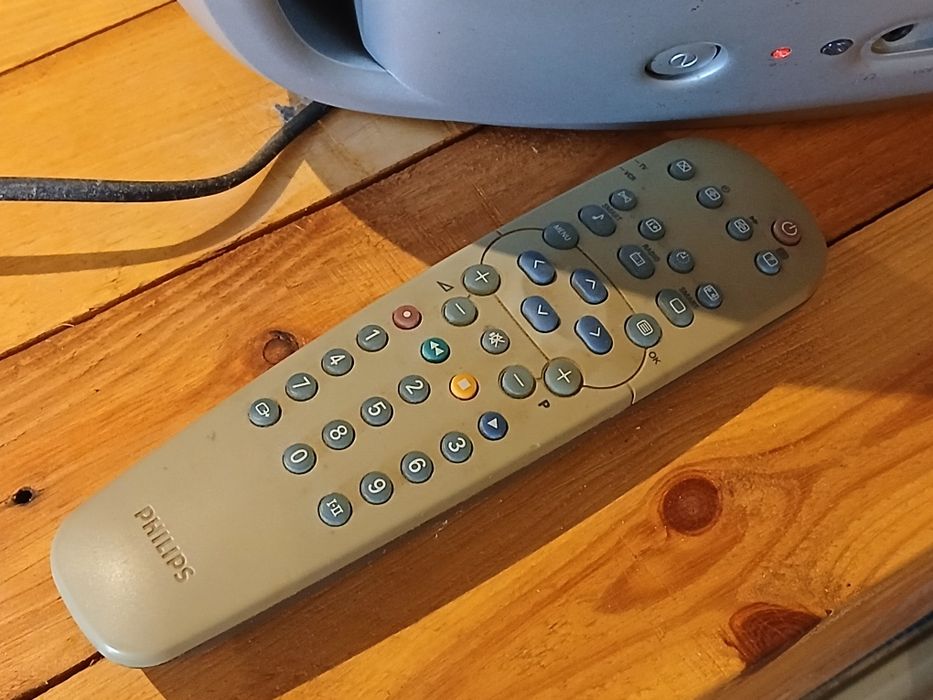 Televisão Philips antiga