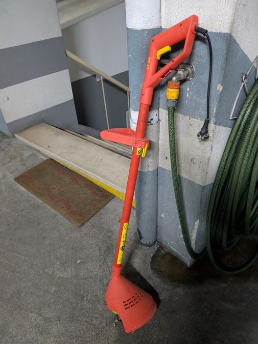 Aparador de relva Elétrico