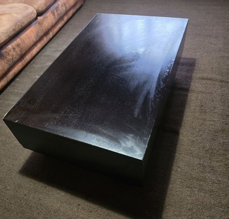 Mesa de centro castanha e cinza