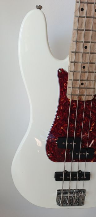 Squier Affinity Precision bass, pasywny