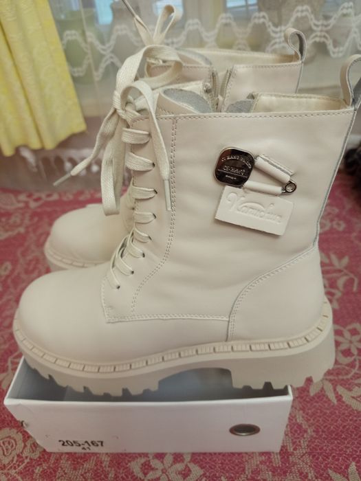 Продам зимові черевики