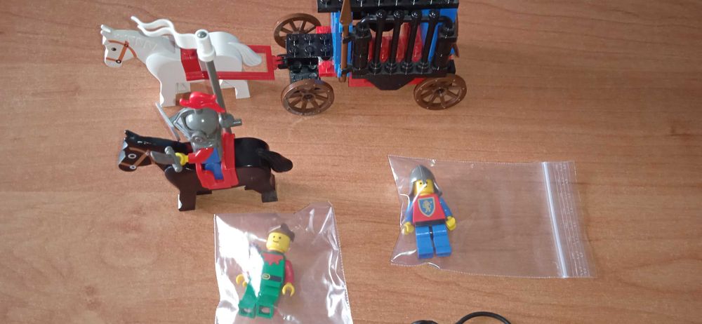 Lego Castle  6042 Dungeon Hunters Forestman