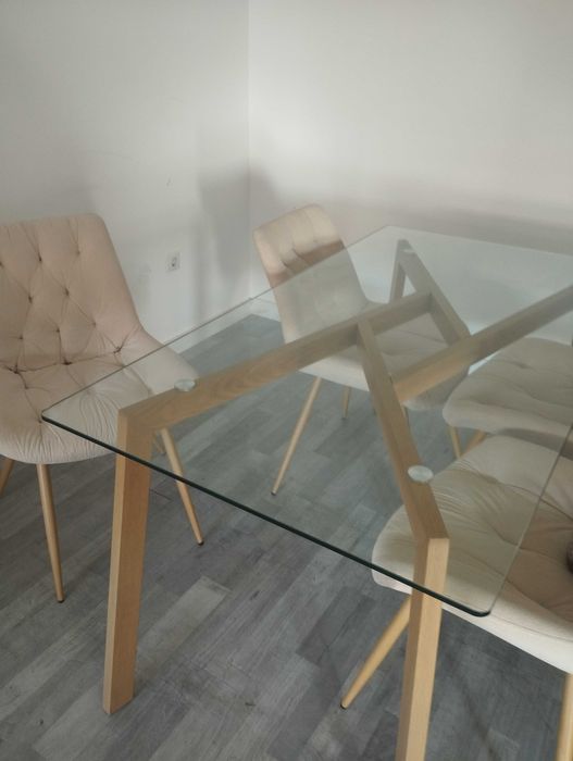 Mesa de sala e cadeiras ( 4) maravilhosa