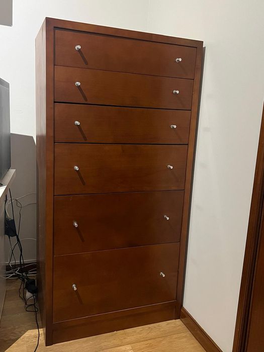 Camiseiro em cerejeira