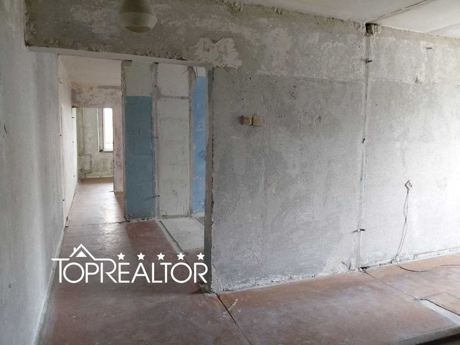 Продам 4-к. квартиру 3 хвилини м. Салтівська 522 мкр  Нескорених 20а