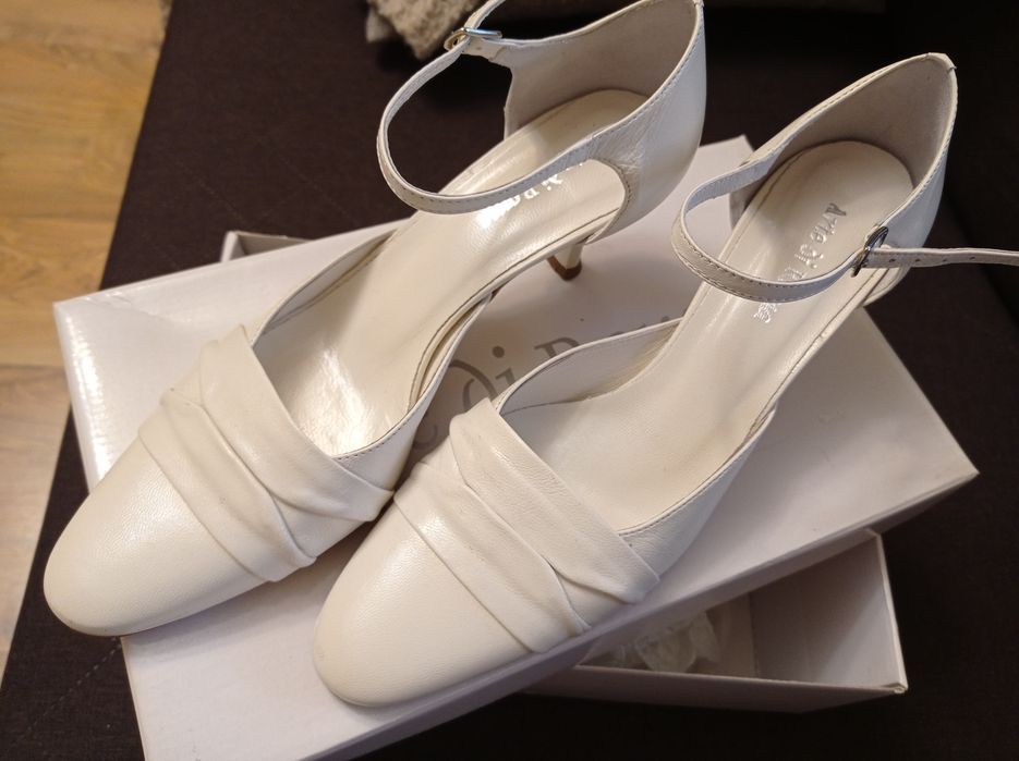 Buty ślubne skórzane 37,5