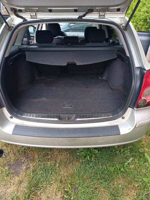 Toyota Avensis 2.2 2006r.