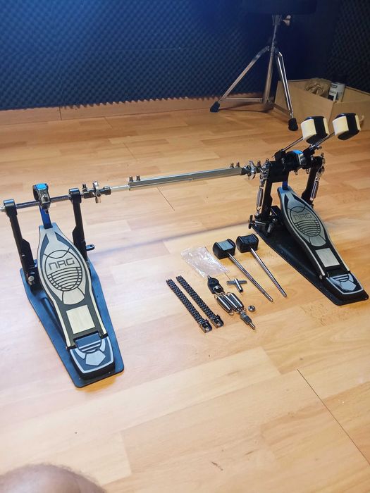 Duplo pedal NRG novo com Cardan Pearl Demon Drive e acessórios suplentes