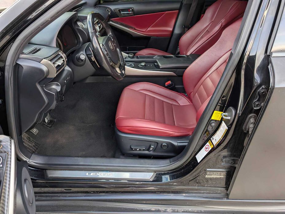 Lexus IS 300      2016