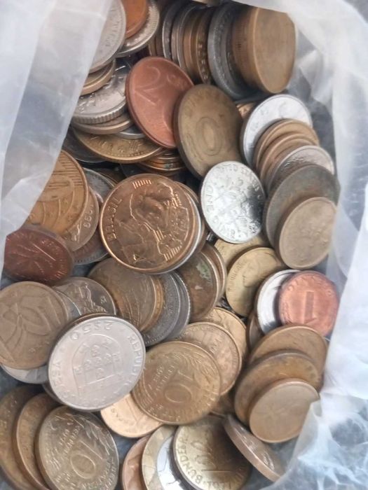 Notas e moedas portuguesas e estrangeiras