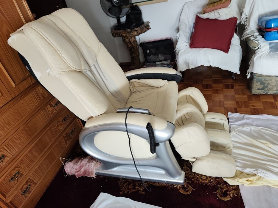 Cadeira de Massagem RT-Z06 Deluxe