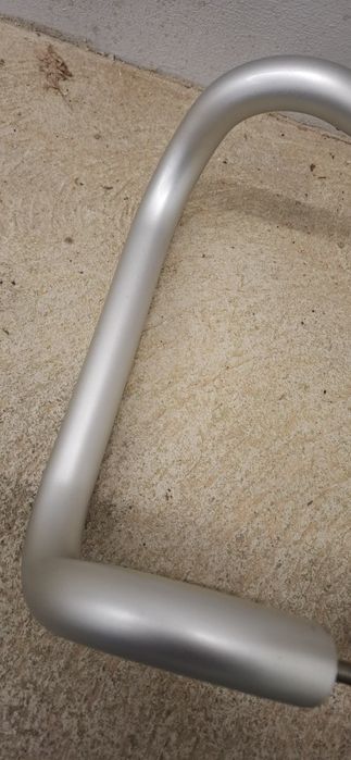 Pochwyć  aluminiowy do drzwi