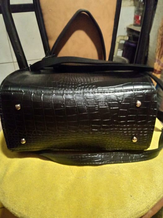 Кожаная сумма женская.