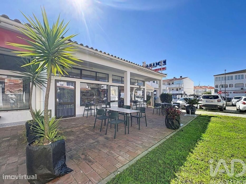 Loja / Estabelecimento Comercial em Albufeira e Olhos de Água de 114,0