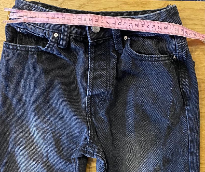 Джинси чорні прямі з розрізами зсередини та скіні Levis
