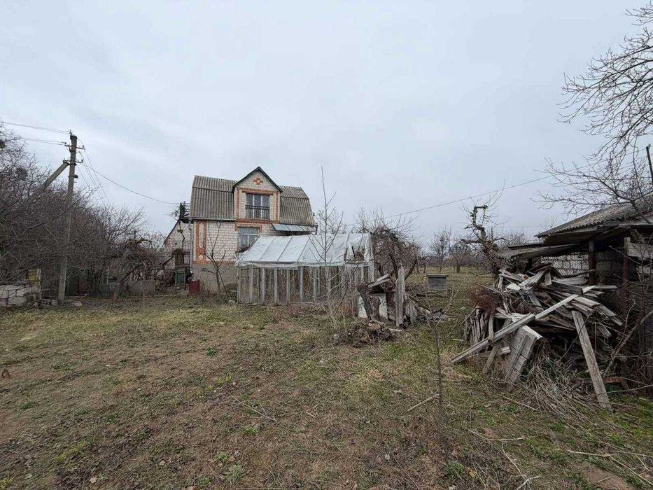 Продаж дачі та 2 земельних ділянок у с. Березина