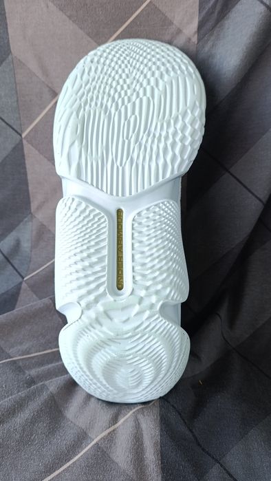 Кроссовки Under Armour Flow Futr 43р