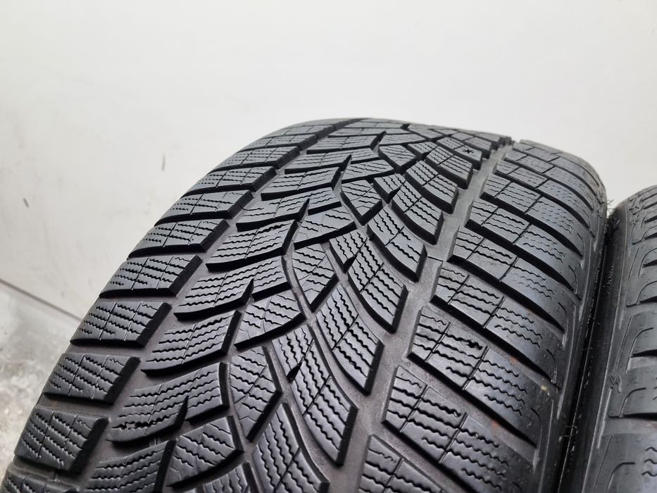 2x 245/35R19 93W Goodyear Ultragrip Performance + 7mm 2022 opony zimowe