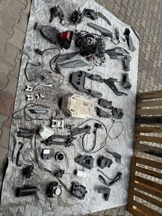 Triumph tiger 1200 czesci 2016 wachacz wydech owiewki