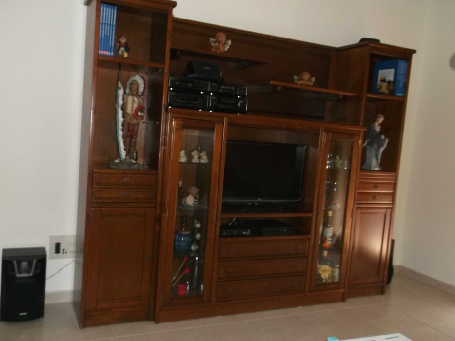 Móvel de sala em cerejeira