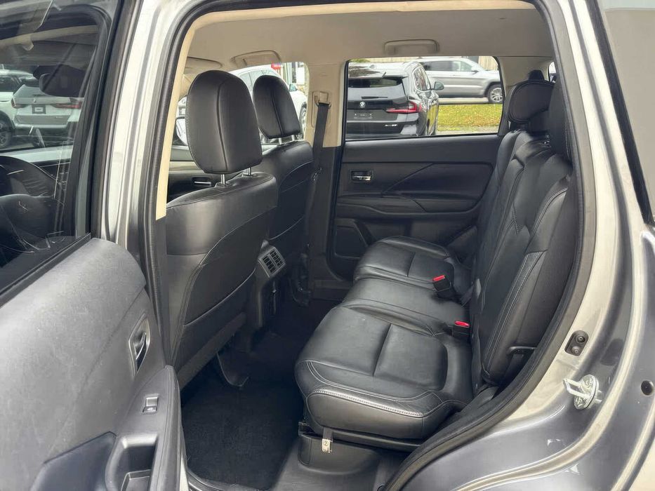 Mitsubishi Outlander SEL S-AWC      2020